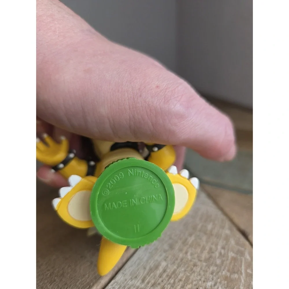 Nintendo‎ Super Mario Chess Collectors Piece Figure Bowser King Cake Top